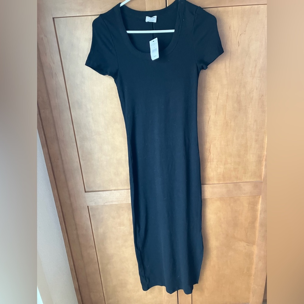 Fitted black ribbed dress NWT